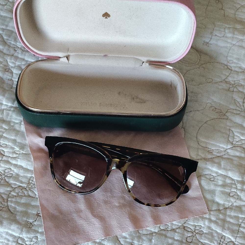 Tortoise Shell Sunglasses with Case Kate Spade